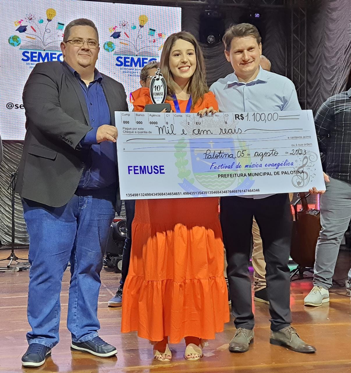 Vitória Duarte Ferreira 1ºlugar na categoria Femuse Adulto