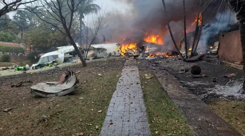 avião cai em Vinhedo SP vindo de Cascavel PR, com destino a Guarulhos